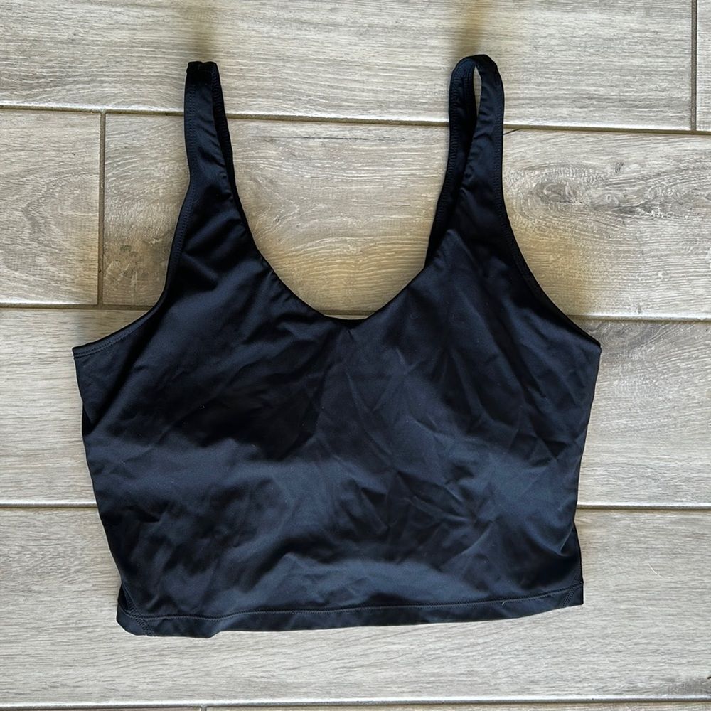 Black cropped work out tank top